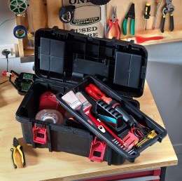 19 KETER tool box3